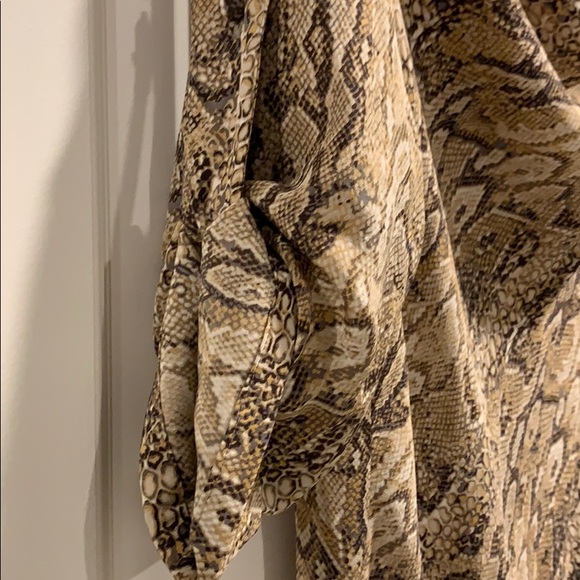 Snakeskin pattern romper - Picture 3 of 9